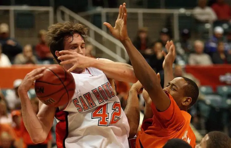 Wear A Watch To Play Basketball